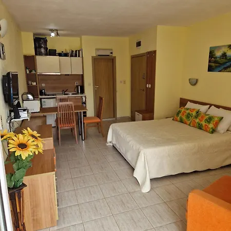 Lägenhetshotell Pool View Studio, Pollo Resort, Sunny Slăntjev Brjag