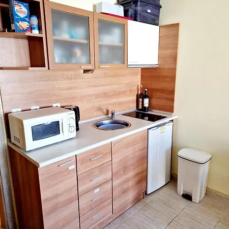 Lägenhetshotell Pool View Studio, Pollo Resort, Sunny