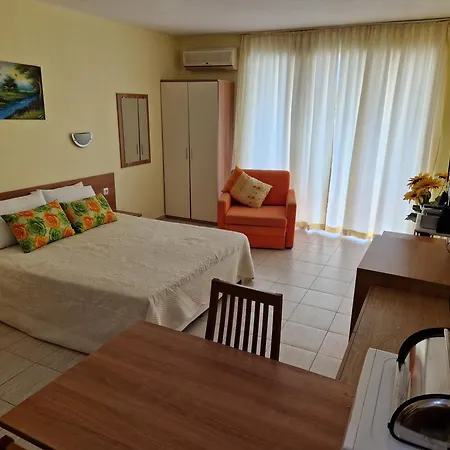 Pool View Studio, Pollo Resort, Sunny סאני ביץ'