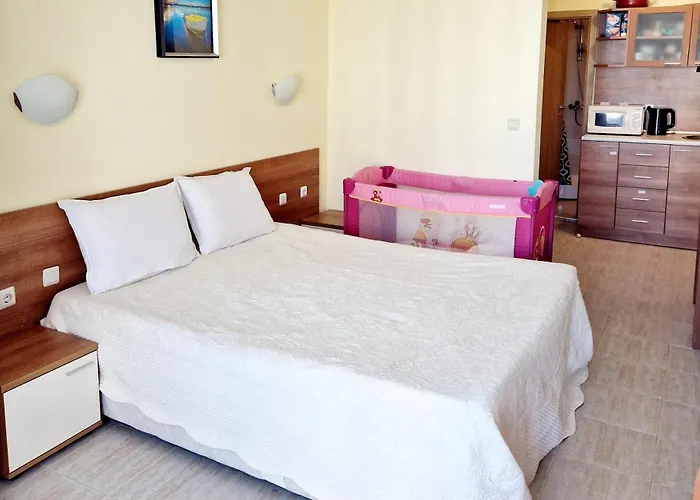 Lejlighedshotel Pool View Studio, Pollo Resort, Sunny