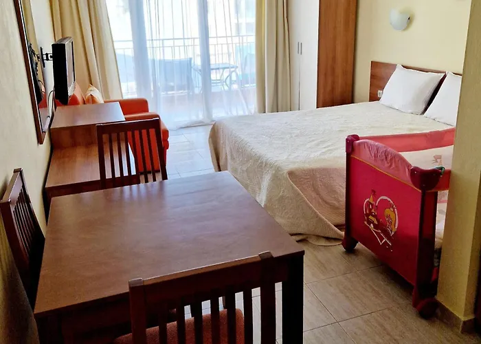 Lejlighedshotel Pool View Studio, Pollo Resort, Sunny 3*