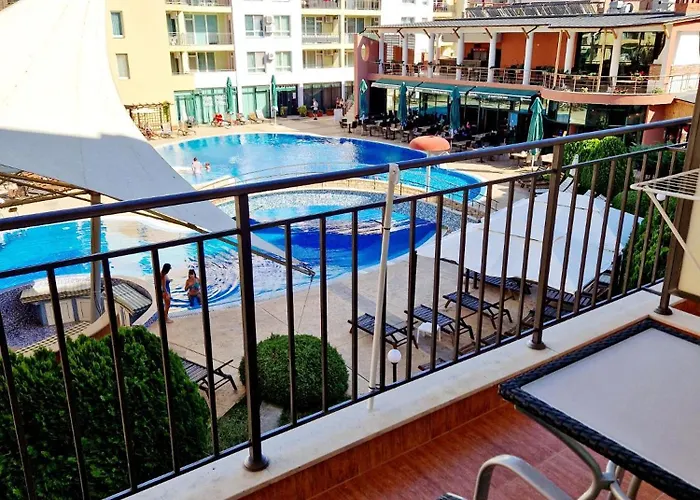 Pool View Studio, Pollo Resort, Sunny Lejlighedshotel