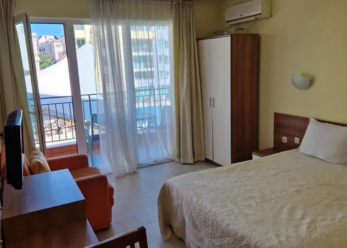 Pool View Studio, Pollo Resort, Sunny Lejlighedshotel