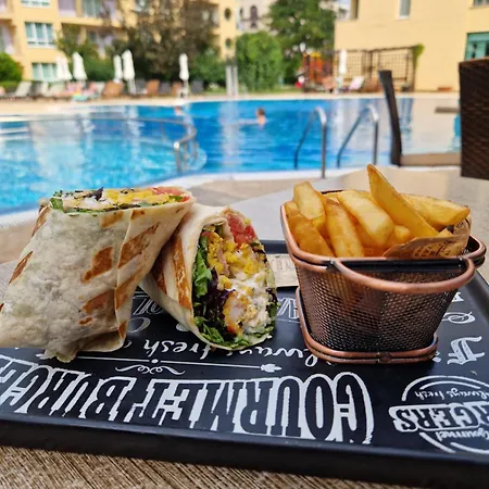 Pool View Studio, Pollo Resort, Sunny Beach アパートホテル サニービーチ