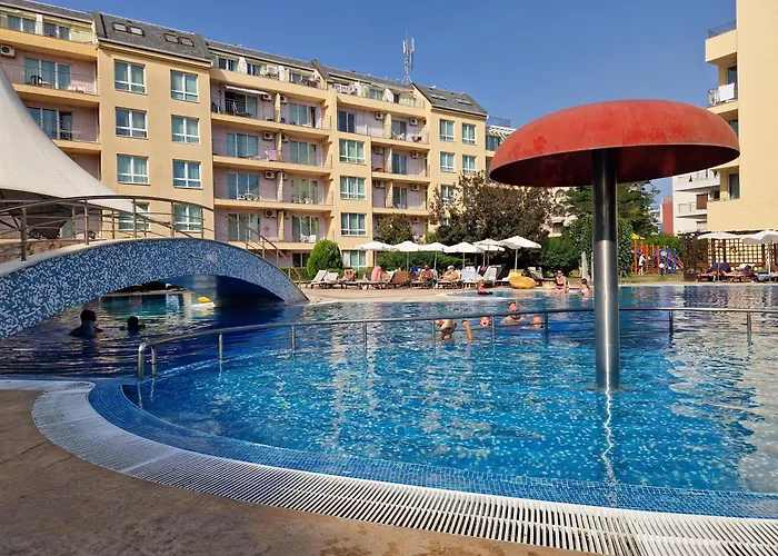 Pool View Studio, Pollo Resort, Sunny 公寓式酒店