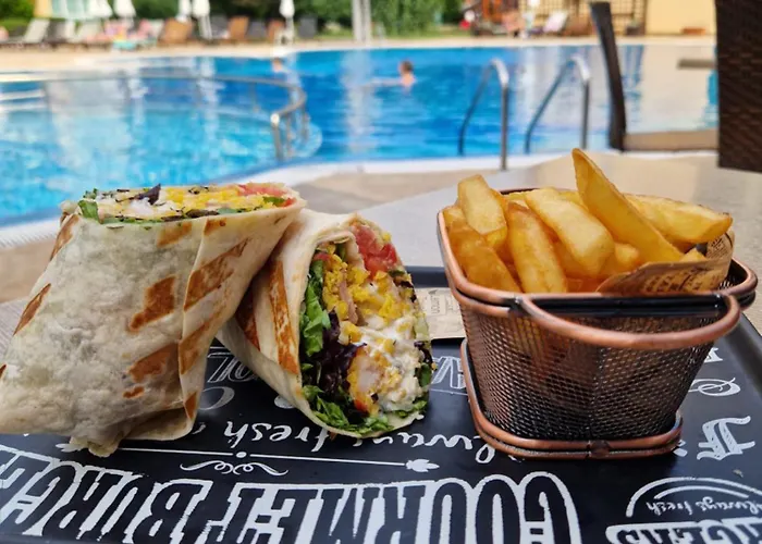 Pool View Studio, Pollo Resort, Sunny 公寓式酒店 阳光海滩